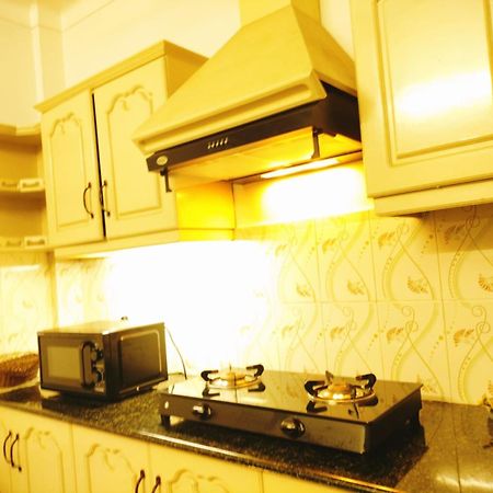 Hotel Jj Inn Kochi Екстериор снимка