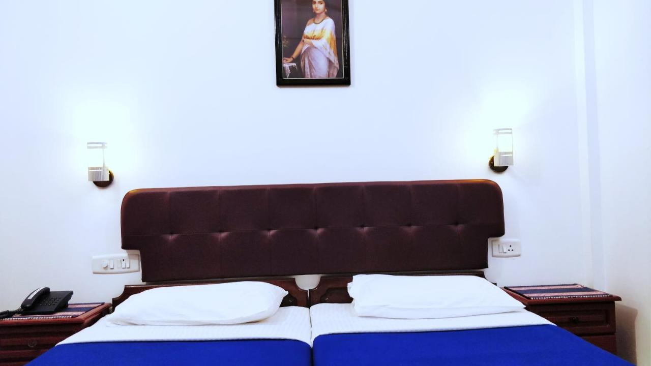 Hotel Jj Inn Kochi Екстериор снимка