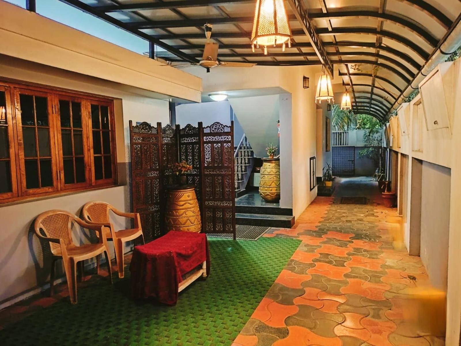 Hotel Jj Inn Kochi Екстериор снимка