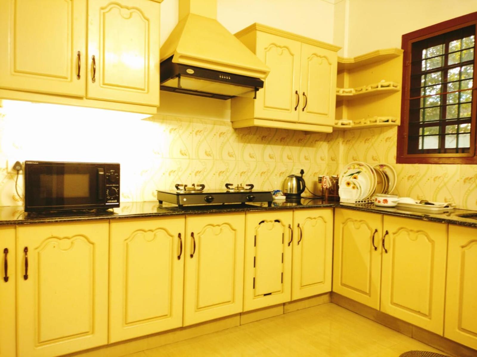 Hotel Jj Inn Kochi Екстериор снимка